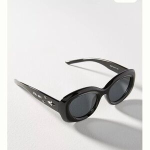 Anthropologie Fifth & Ninth Bianca  Sunglasses New Black